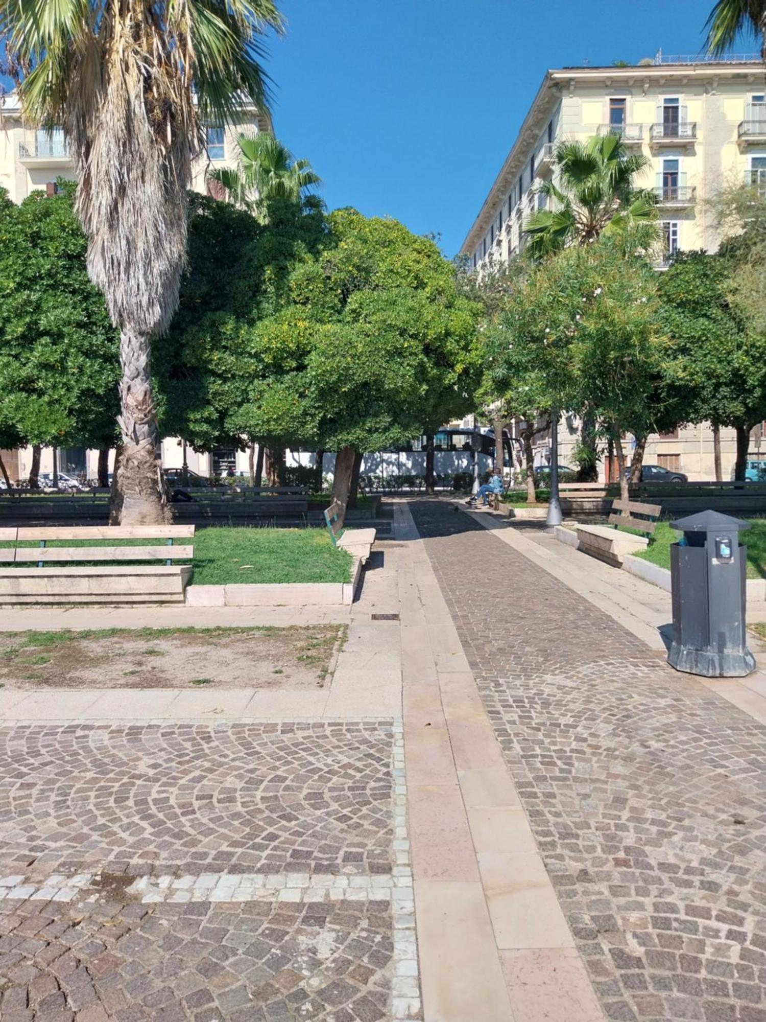 Casa Vacanza La Maison De Losyram Art Σαλέρνο Εξωτερικό φωτογραφία