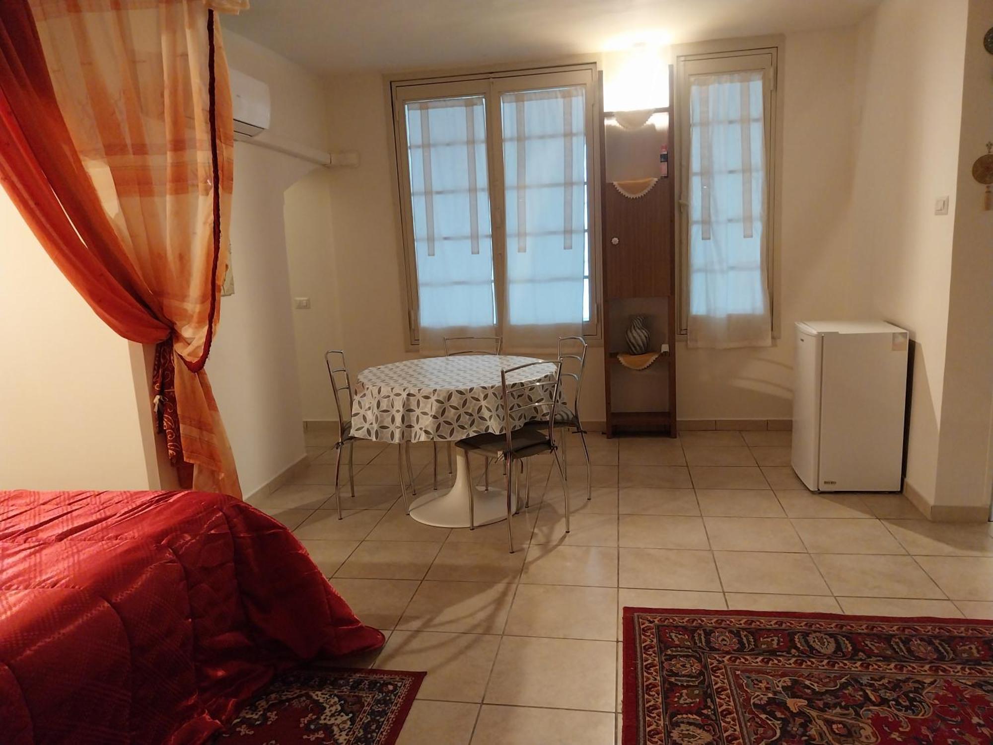 Casa Vacanza La Maison De Losyram Art Σαλέρνο Εξωτερικό φωτογραφία