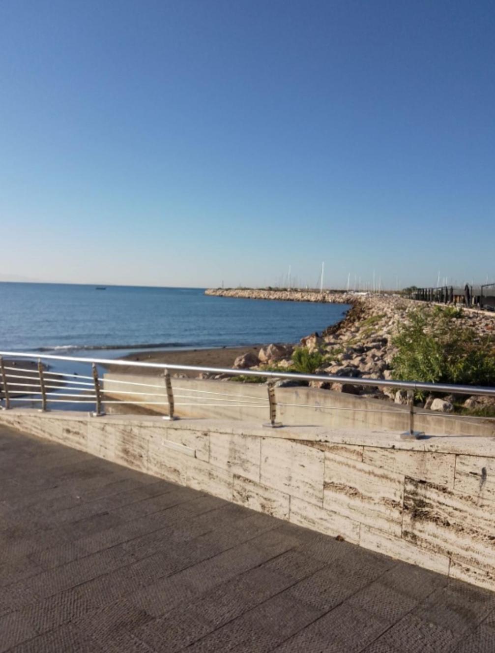 Casa Vacanza La Maison De Losyram Art Σαλέρνο Εξωτερικό φωτογραφία